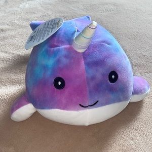 8” SQUISHMALLOW (HALLIE)